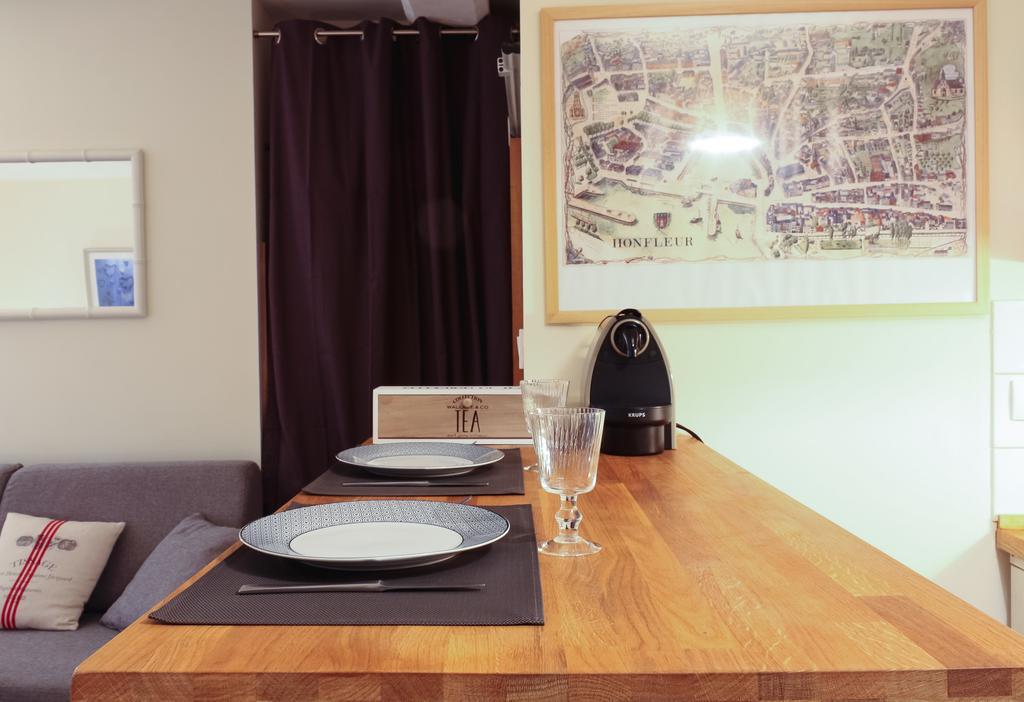 Le Studio Du Gouverneur Honfleur Room photo