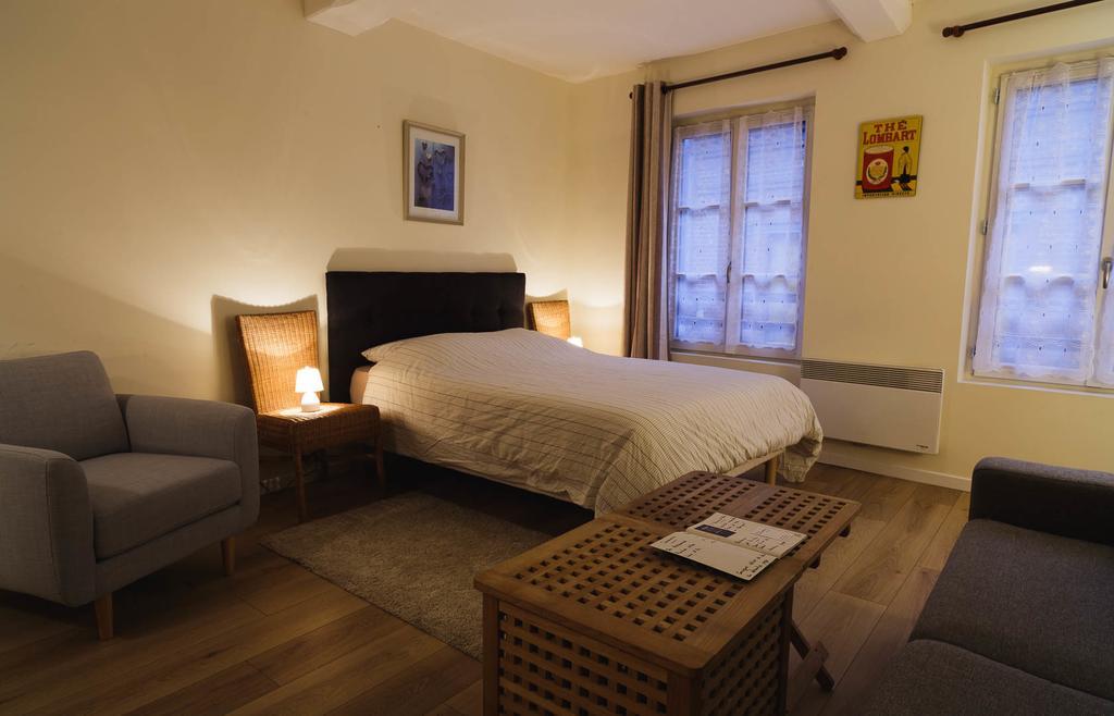 Le Studio Du Gouverneur Honfleur Room photo